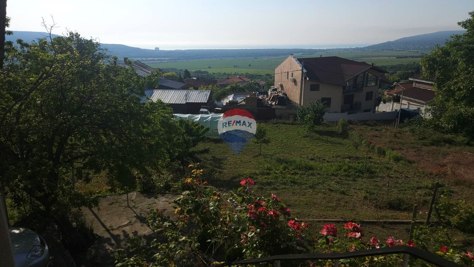Дворно място за продажба с. Рогачево, РН
