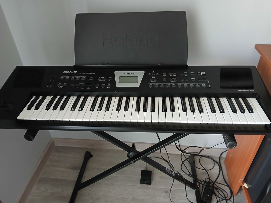 Vând Roland Bk-3