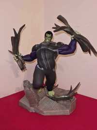 Vand "Statueta Diamond Select Marvel: Avengers-Tracksuit Hulk, 23 cm"
