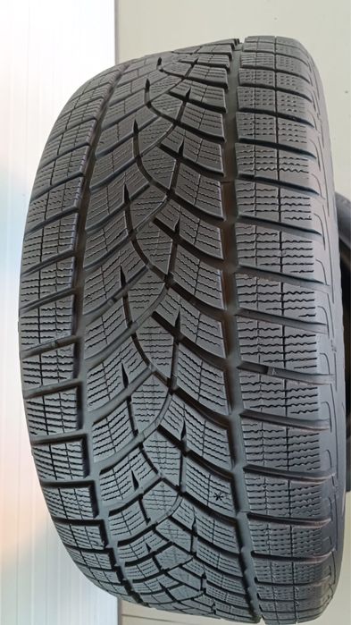 2бр зимни гуми 275/45/21/Goodyear ultra grip performance MO/dot3019/