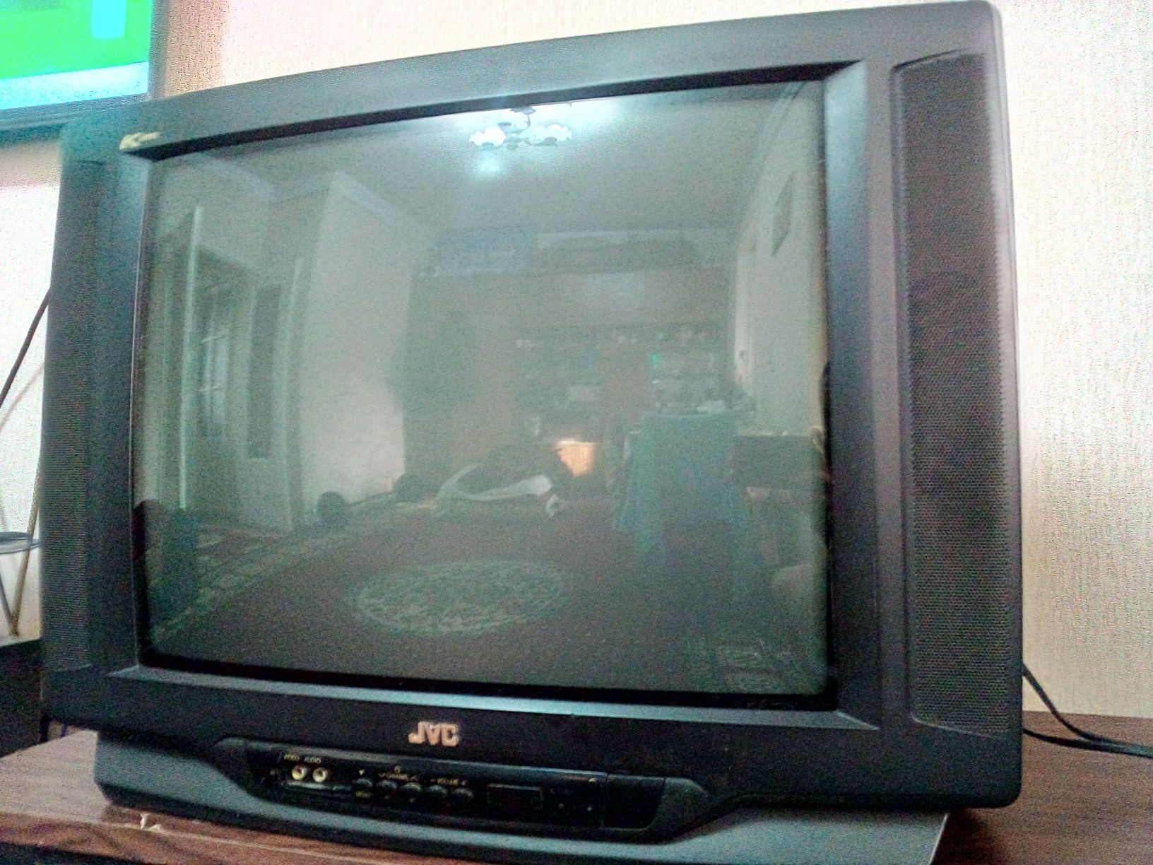 Телевизор JVC 54 диагональ