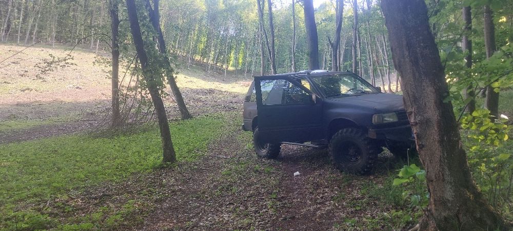 Vand sau Schimb Opel Frontera Sport modificat Off Road