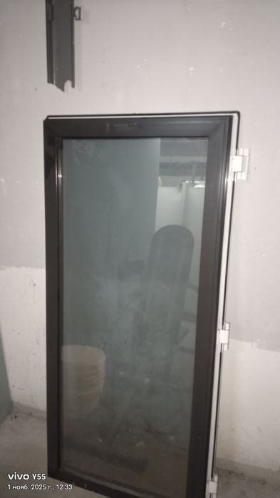 Продаются 2 алюминиевых окна с тонировкой усиленный алюминевый корпус