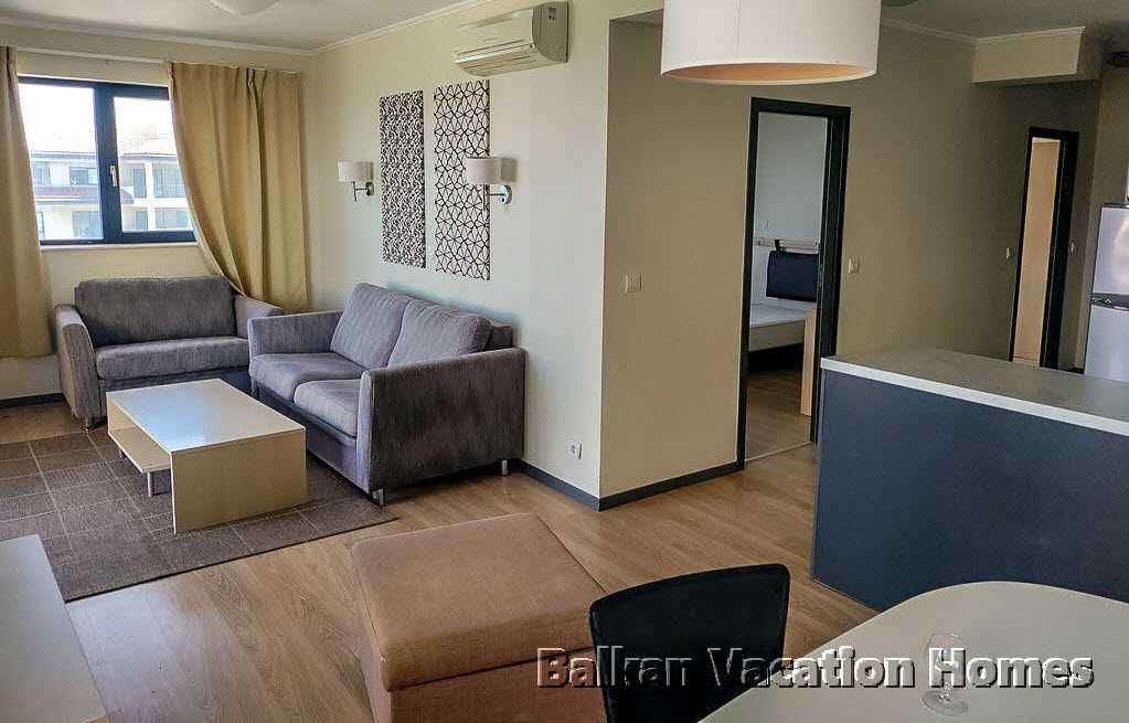 Продава се Тристаен апартамент в Бяла - 150 кв.м за 797 €/кв.м - Снимка #2