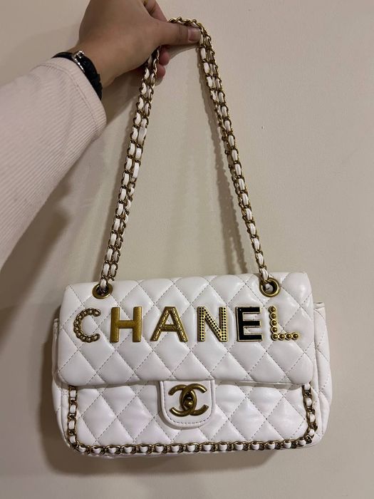 Девочки новые сумки продаются. Американские. В хорошем качестве .