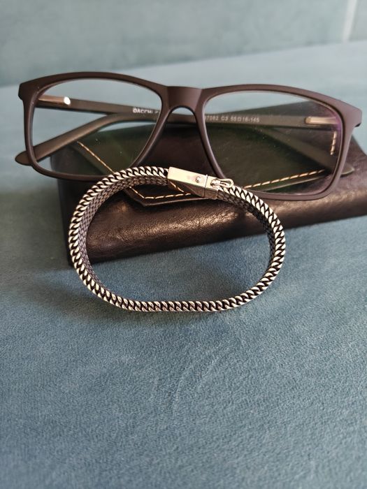 Браслет серебряный.