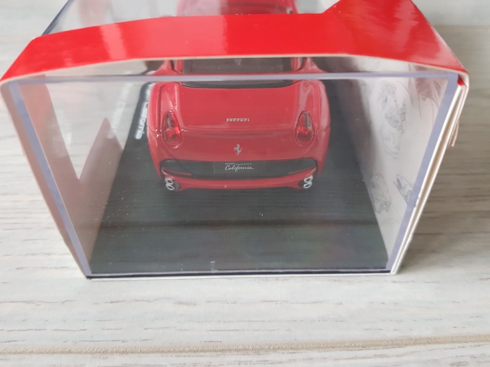 Jucarie Ferrari California 1:32 Produs Oficial Bburago Sigilat.