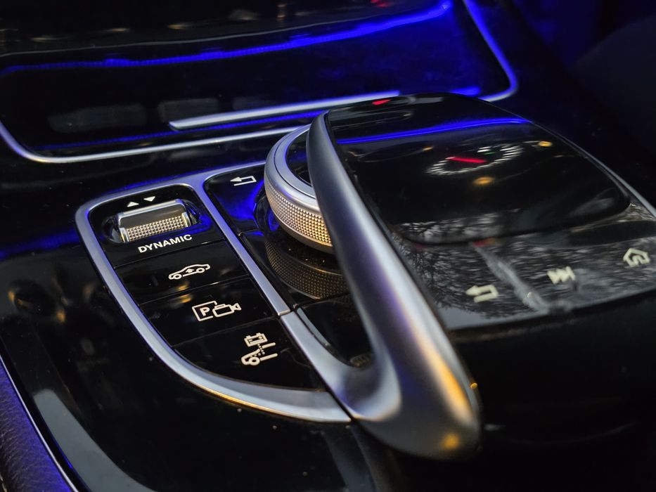 Mercedes Benz E350e Hybrid 9G-Tronic