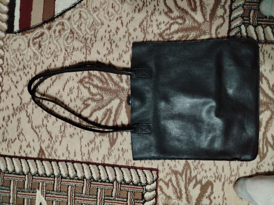 Продаю женскую сумку Канишка