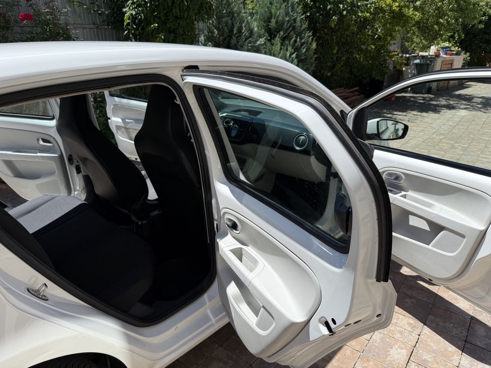 Vand 2 buc Volkwagen Up 2018