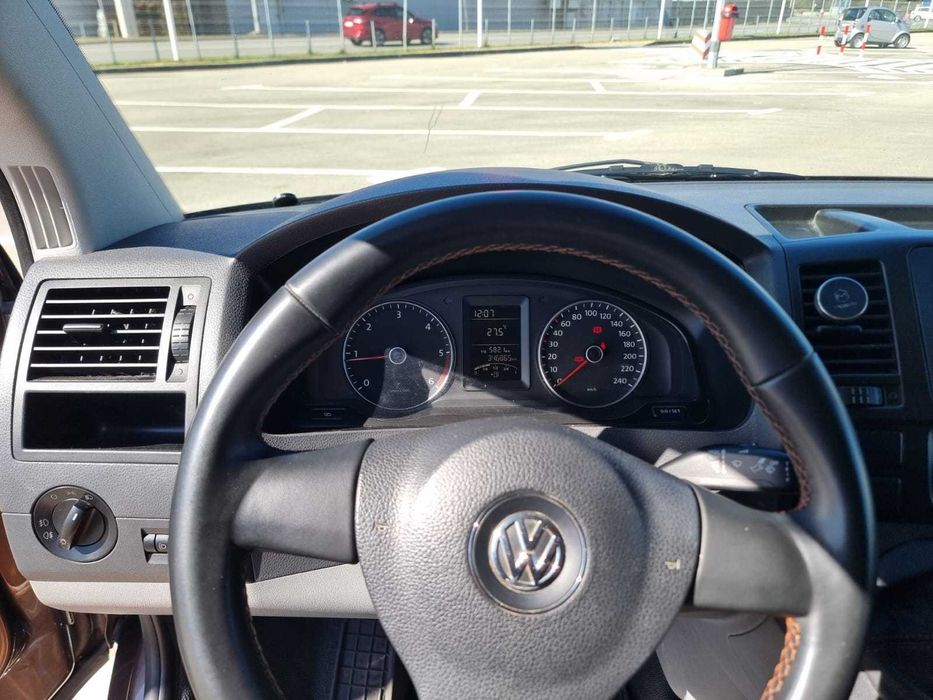 VW Transporter T5 2011