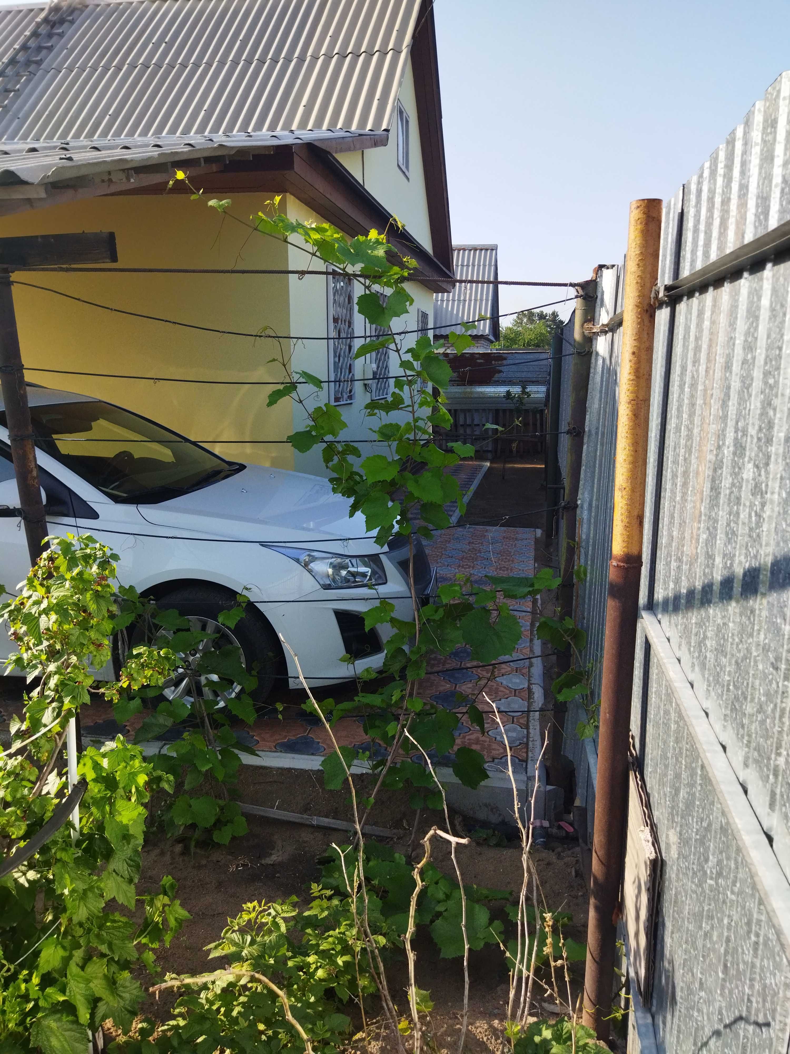 предлагается к приобретению у дачный участок с домом в городе