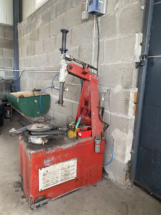 Masina dejantat montat cauciucuri