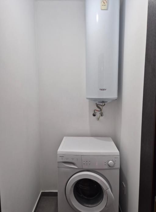 Дава се под наем Тристаен апартамент в Пловдив, Христо Смирненски - 90 кв.м за 586.5 € - Снимка #9