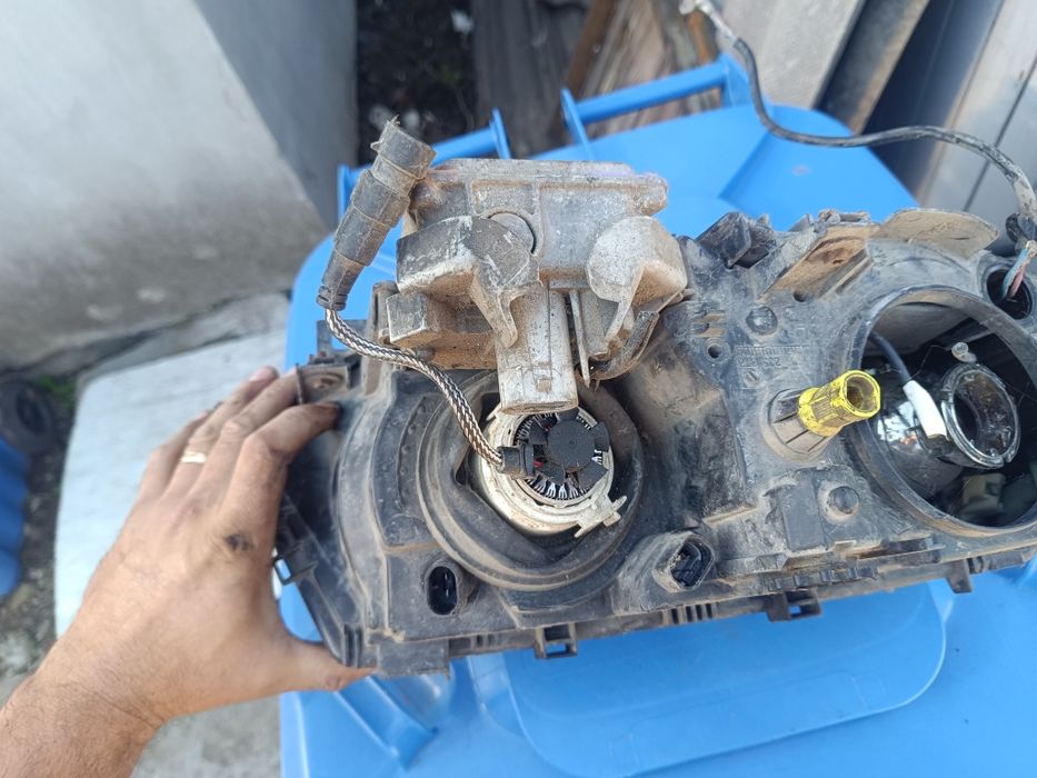 Far stânga BMW E46 face lift 2003 xenon
