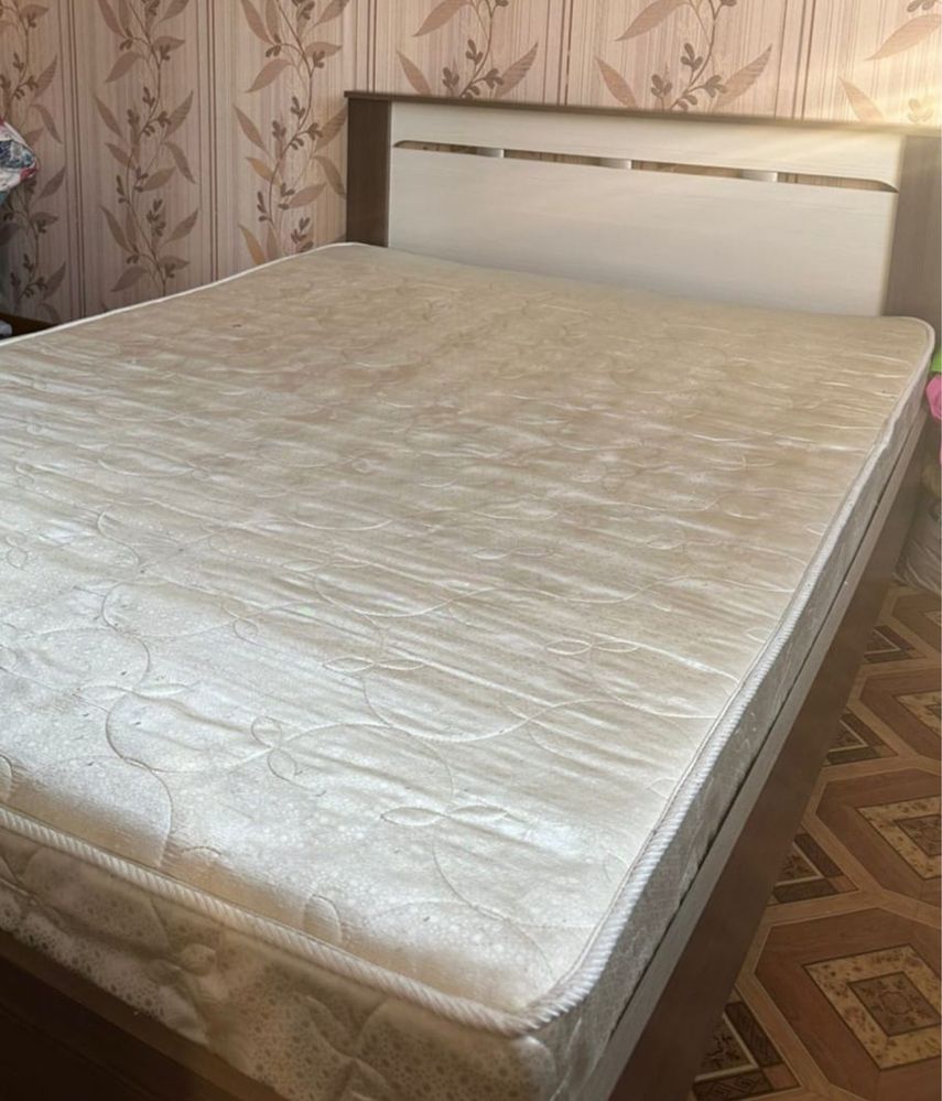 Продам кровать б/у