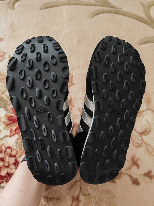 Vand adidasi Adidas noi 38