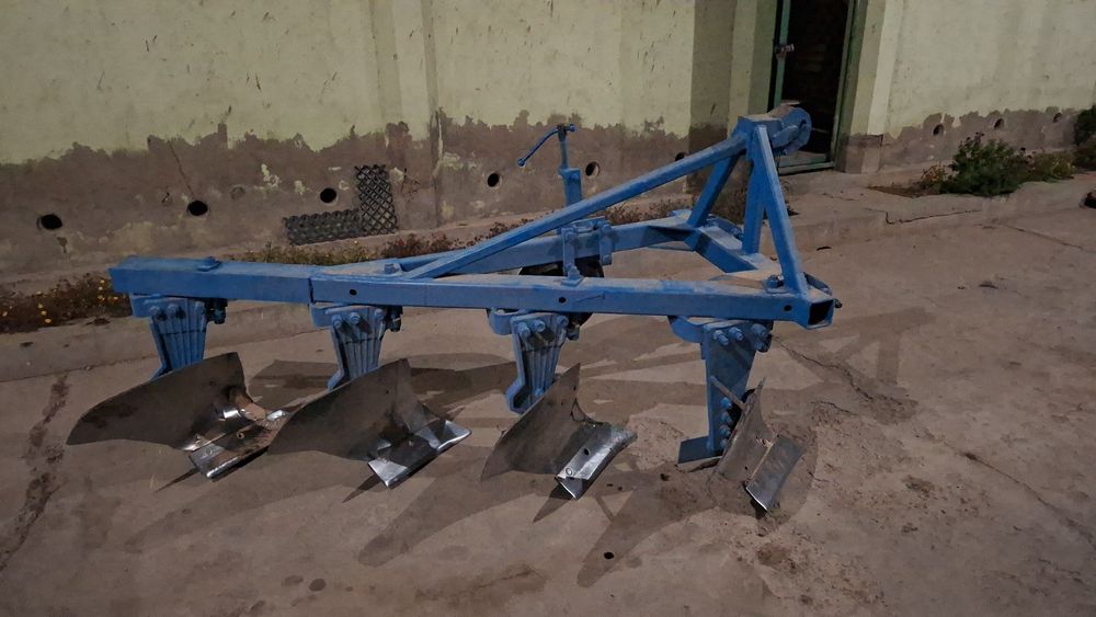 Соқа 4 корпус (плуг)