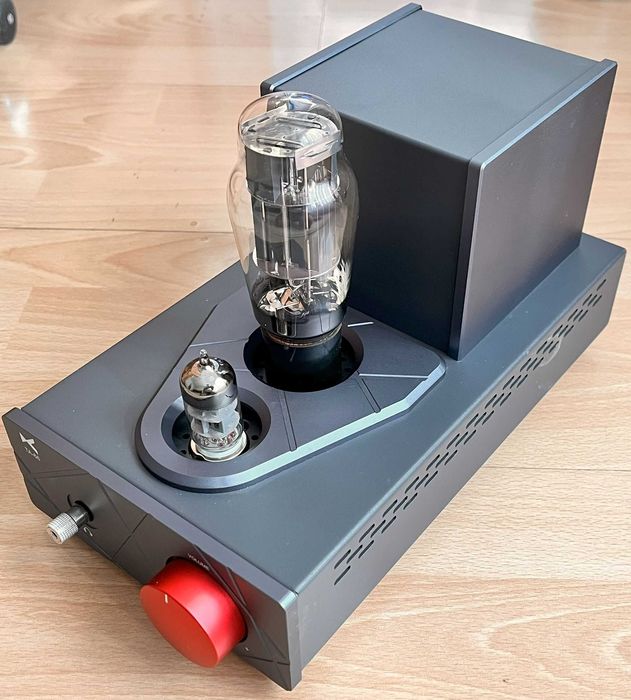 Vând amplificator cu tuburi pentru căști, model Xduoo TA-66