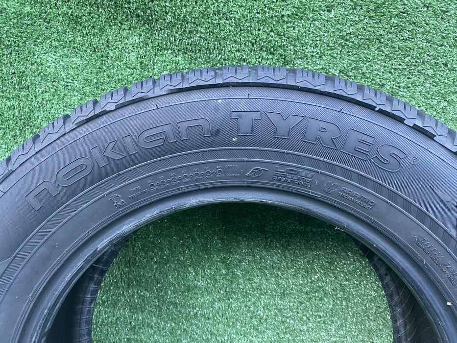 Set 4 anvelope iarna Nokian WR SUV 4 225 65 R17 106H Dot 2821 5,4mm