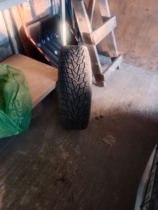 Резина зимняя Dumlop  225/60/r17