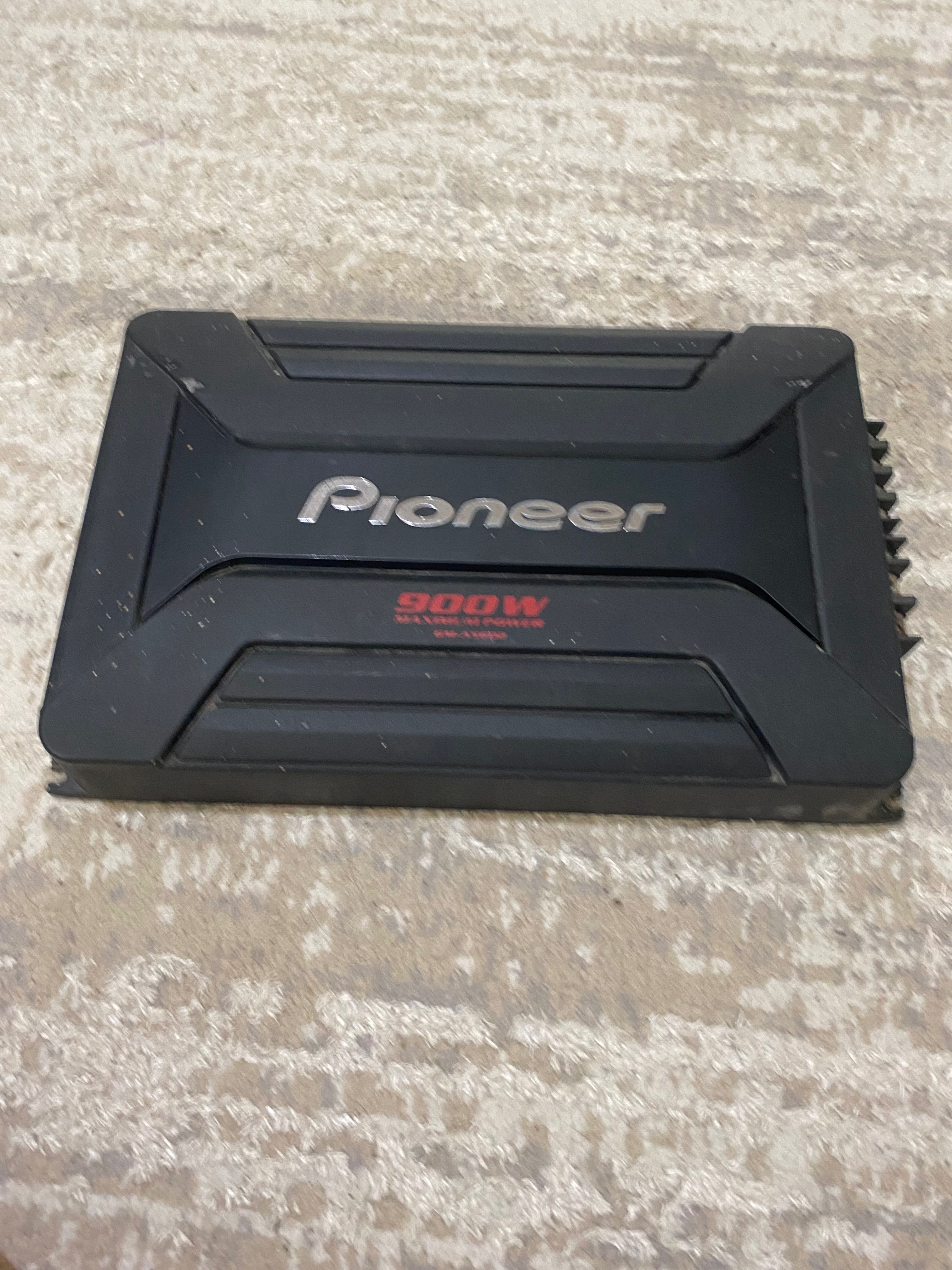 Statie auto subwoofer
