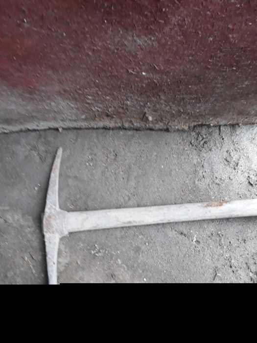 Vând borcane mari și mici