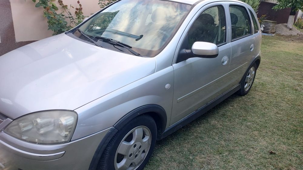 Vând Opel CORSA 2006