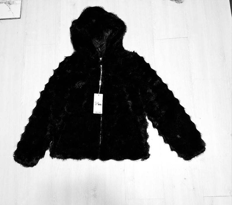 Vând haine de  blana cine e interesant sa  îmi dea mesaj