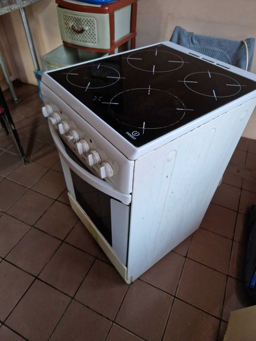 Печка  Indesit Модел: K3C51(W)