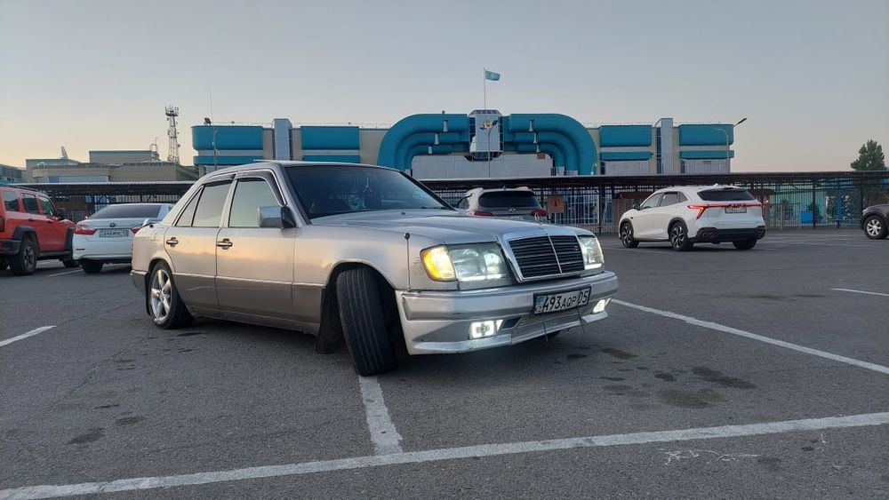 Продам Мерс W124 год 91 обьем 2.6