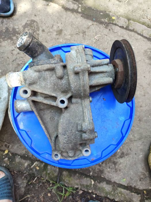 Водна помпа за ауди В4