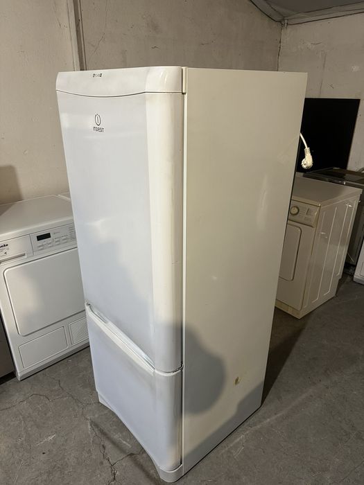 Хладилник +гаранция. Височина 140см с фризер. Безплатна доставка София