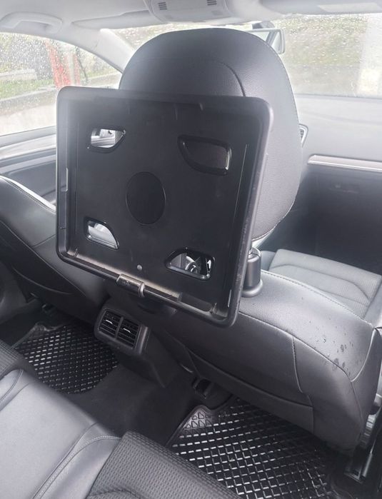 Suport tabletă auto