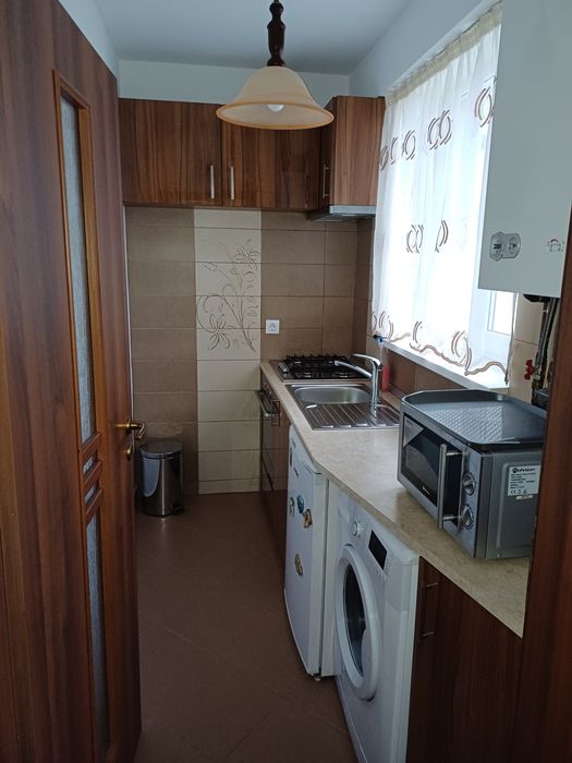 Inchiriez apartament