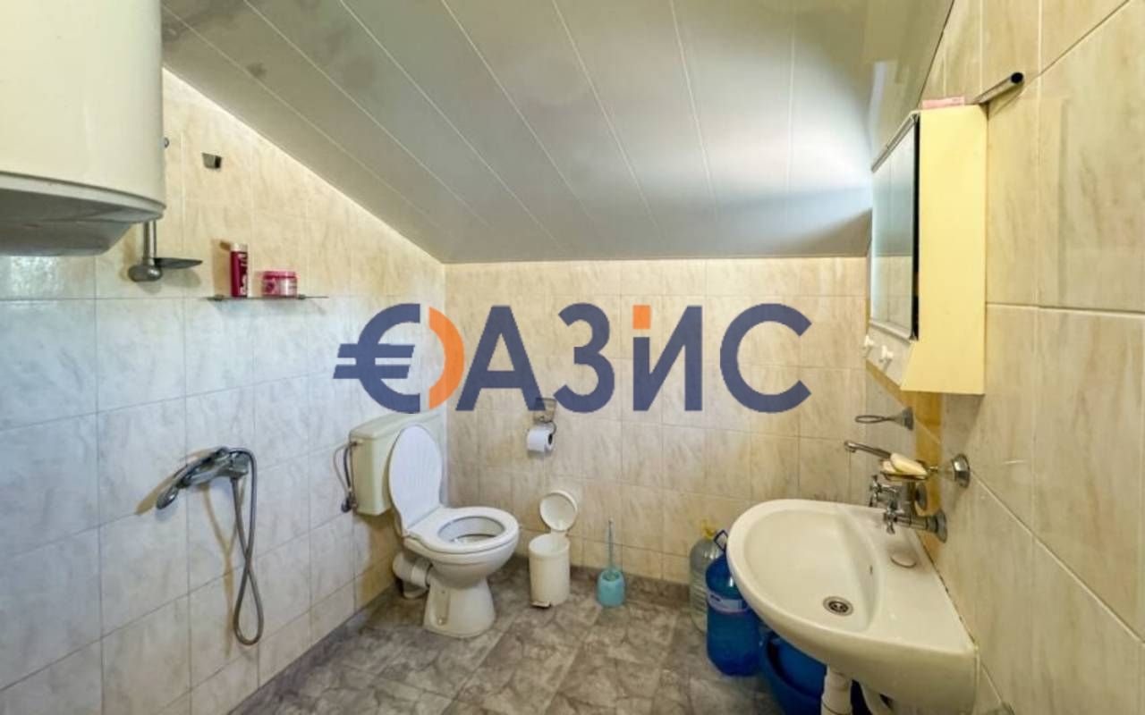 Къща с 2 спални, 129 кв.м. + 1320 кв.м. двор, с. Хаджи Димитър, област