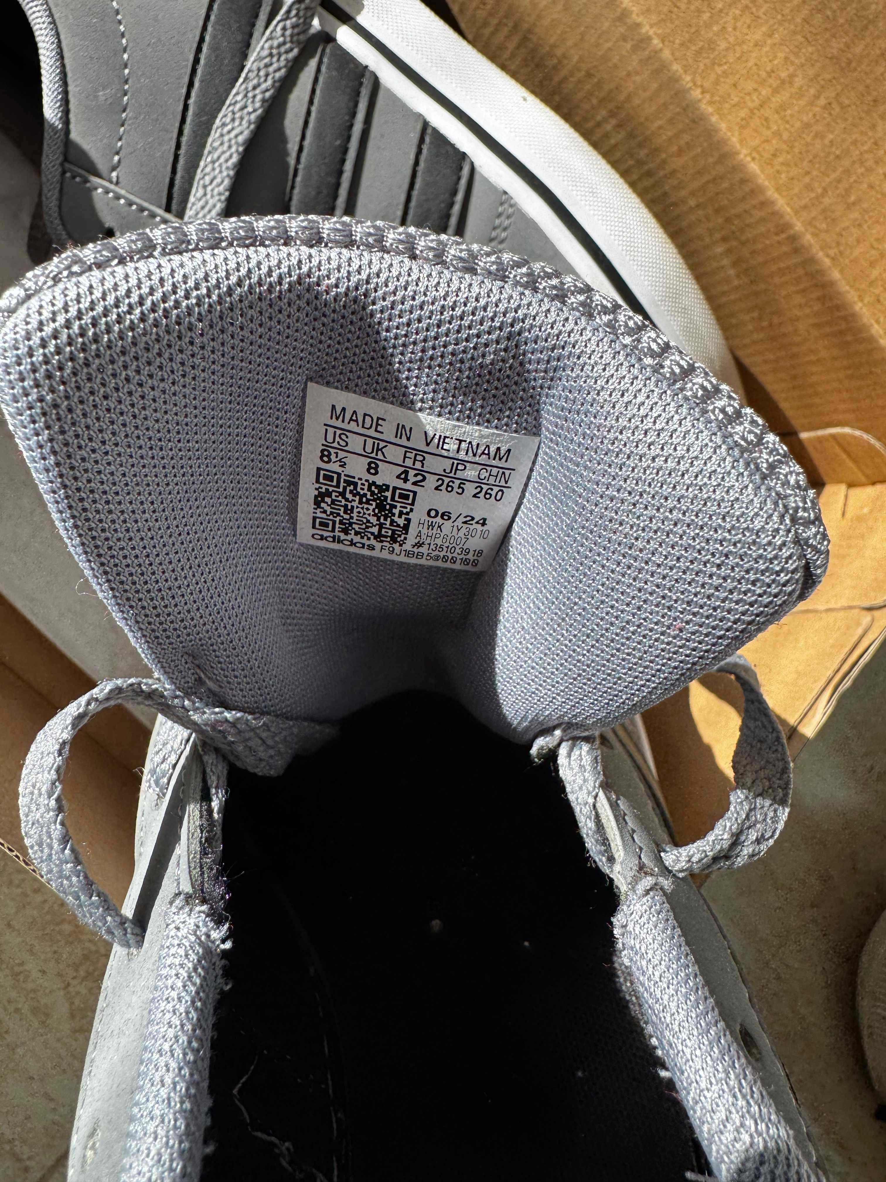 Мъжки Обувки - Adidas - 42 номер