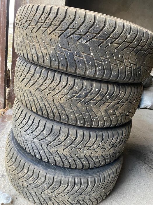 Шины зимние в хорошем состоянии