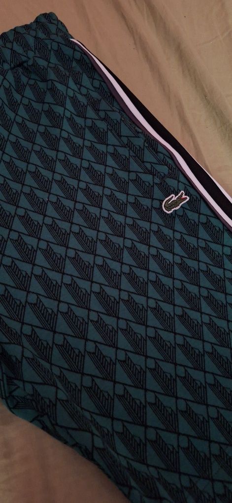 Екип на Lacoste Now