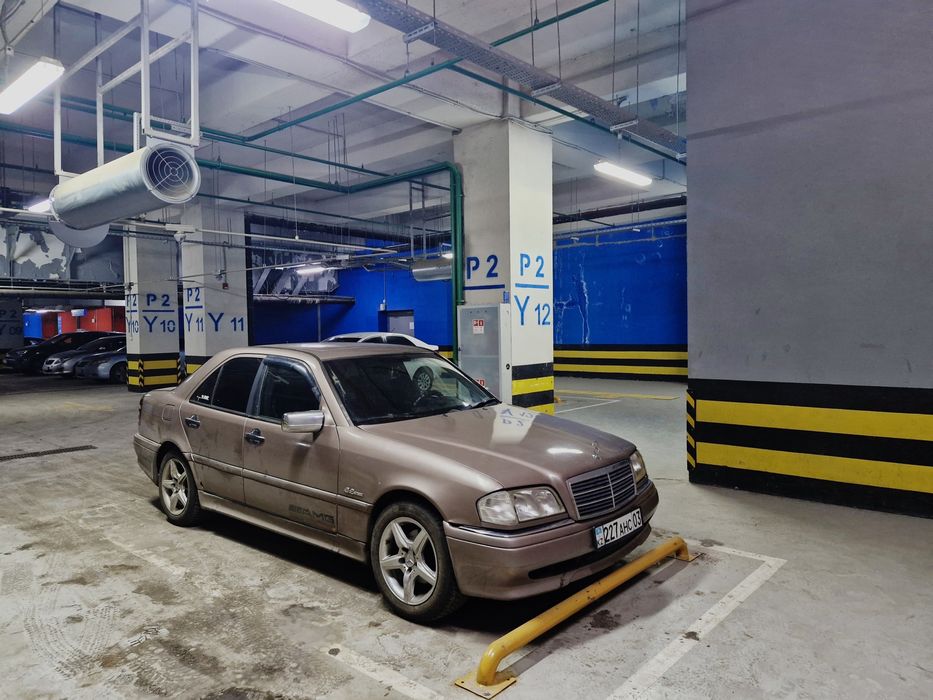 Продам Мерседес 202 2.8 обьем с класс