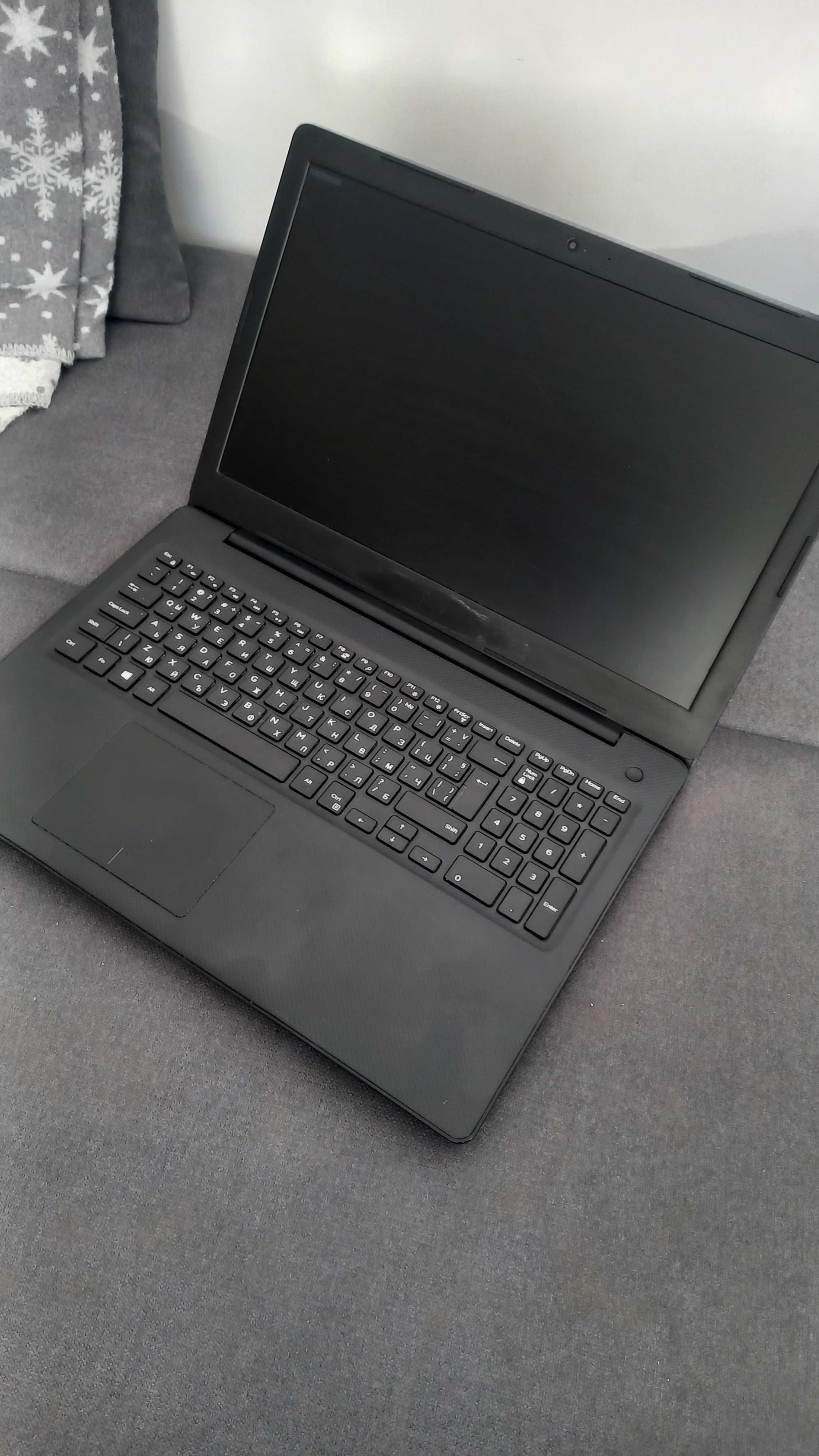 Dell Vostro 8th Gen i5 + AMD gpu