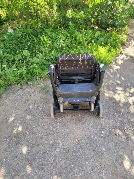 Коляска б/у в хорошем состоянии