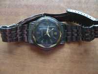 Мужские наручные часы с металлическим браслетом (не работают)