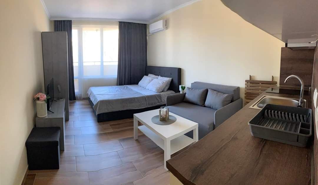 Две Студия в Поморие Flora Beach 5*