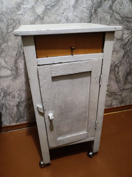 Тумбочка самоход