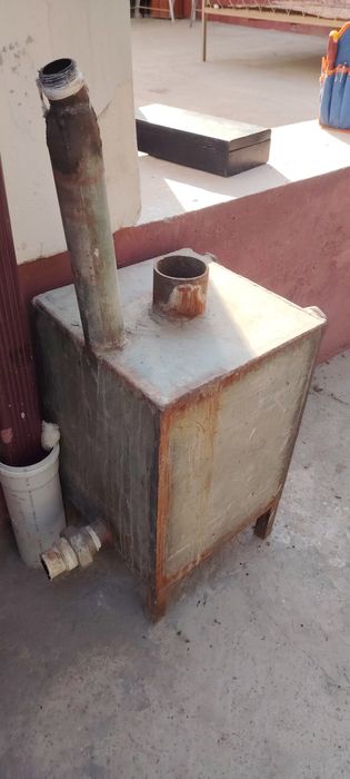 Котёл и отопления радиатор.