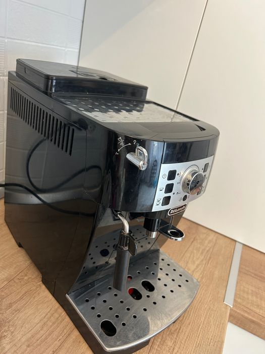 Expressor automat De’Longhi Magnifica S
