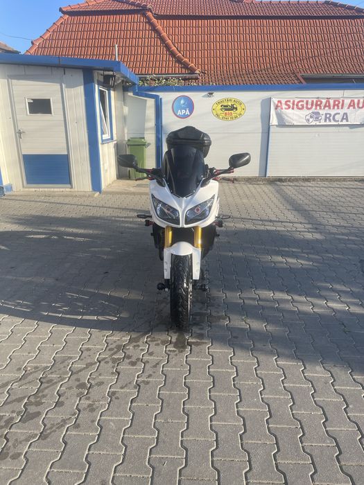 Yamaha FZ1  2006 34.000 2 chei