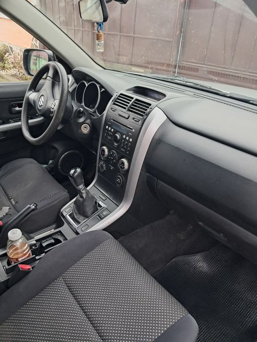 Vând suzuki grand vitara