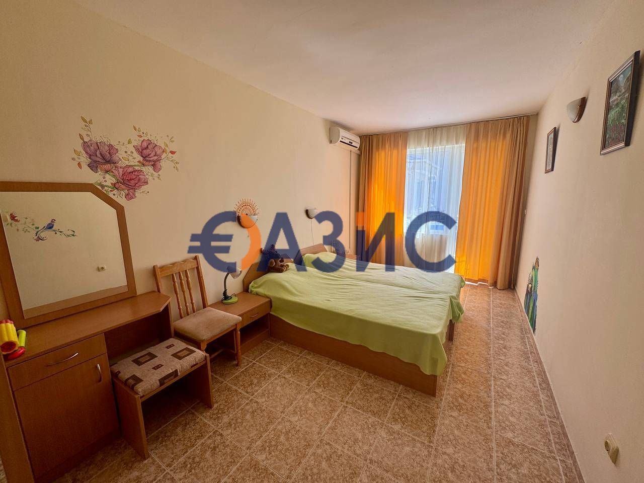 Просторен апартамент с 2 спални (81.47 кв. м) и голяма тераса (20 кв.
